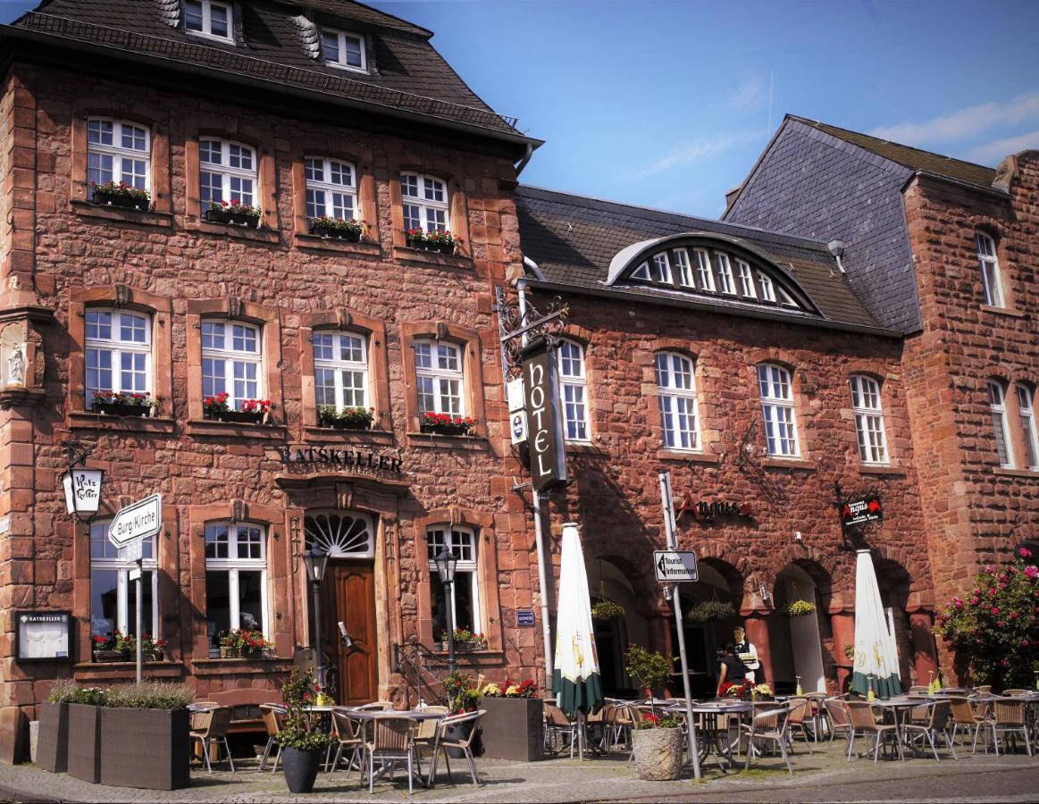 Hotel Ratskeller นีเด็กเกน ภายนอก รูปภาพ
