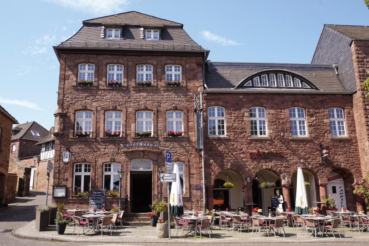Hotel Ratskeller นีเด็กเกน ภายนอก รูปภาพ