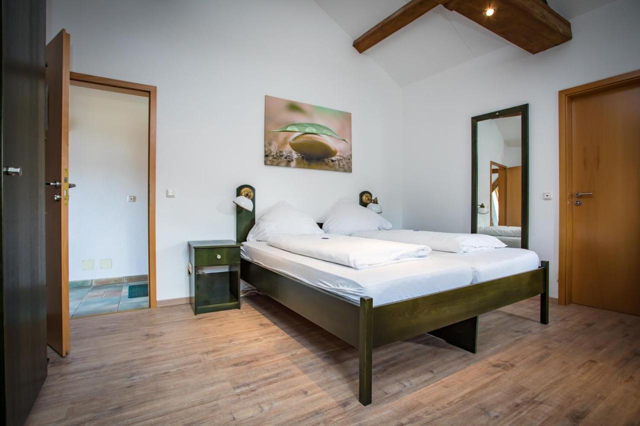 Hotel Ratskeller นีเด็กเกน ภายนอก รูปภาพ